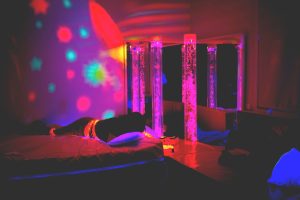Llibertat i plaer sensorial a la Sala Snoezelen del Parc Sanitari Sant Joan de Déu